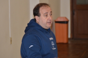 Pablo López, entrenador campeón de la Liga de Básquetbol en Facultad de Psicología