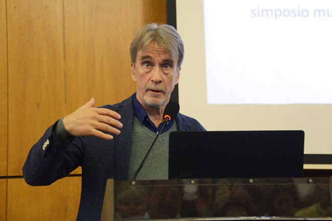 Diego Battiste. Conferencia de Jacob Seikkula en facultad de Psicología sobre el Diálogo Abierto