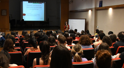 La potencia de lo colectivo: la docente argentina Claudia Bang visitó la Facultad de Psicología