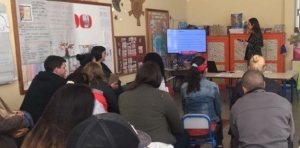Foto:  Intervención con padres en talleres.