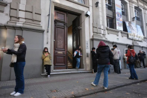 "Darán clase de Facultad de Psicología en la calle Tristán Narvaja en protesta por presupuesto educativo"