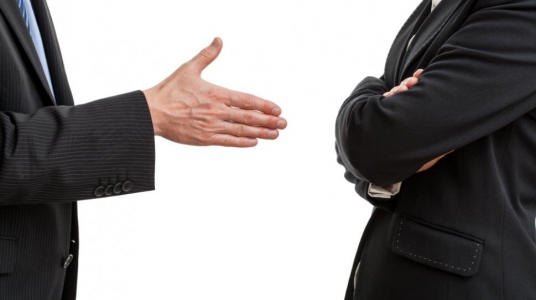 Desde el saludo es posible "leer" las actitudes del interlocutor.