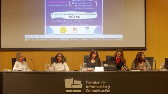 El programa Déjà Vu de Uni Radio realizó el cierre de ciclo 2019 desde el Aula Magna de la Facultad de Información y Comunicación con un coloquio sobre  "Equidad y Medios de comunicación”.