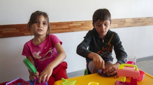 Estudiantes, docentes y las y los funcionarios que retoman tareas podrán llevar a sus hijas e hijos durante febrero. Foto: Federico Gutiérrez.