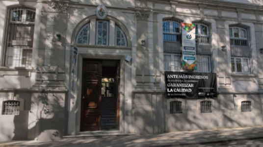 Fachada de Facultad de Psicología