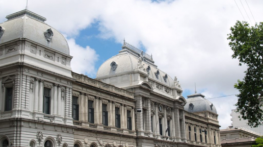 Fachada de la Universidad de la República