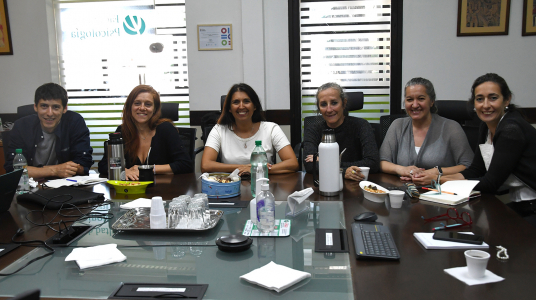 Facultad de Psicología recibió la visita de la docente argentina Bárbara Briscioli en el marco del Programa 720