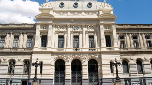 fotografía de la fachada de la Universidad de la República