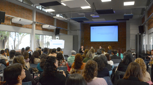 Facultad de Psicología recibe certificación Nivel 2 en el Modelo de Calidad con Equidad de Género y presenta campaña sobre identidades sexogenéricas