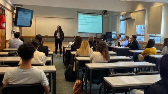 Defensa de tesis de Doctorado de la Dra. Lucía Álvarez