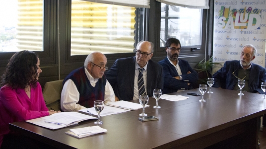 Vicepresidenta de ASSE, Marlene Sica, el rector de la Udelar, Roberto Markarian, presidente de ASSE, Marcos Carámbula, gerente General de ASSE, Alarico Rodríguez, adjunto del directorio de ASSE, Miguel Fernández Galeano