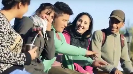 Instantánea del video premiado