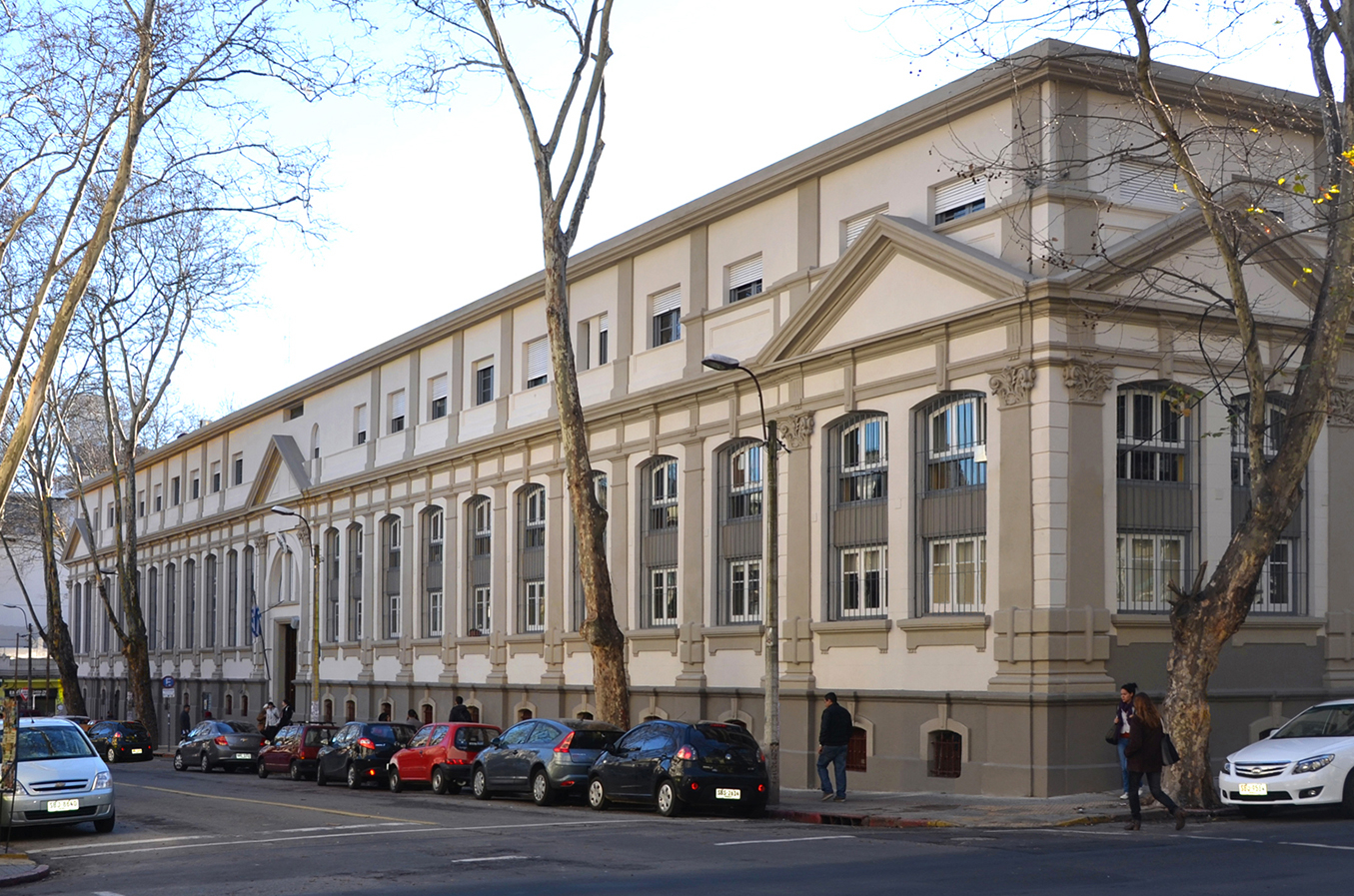 Fachada de la Facultad de Psicología