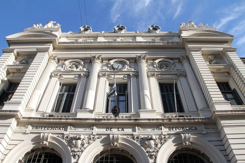 fachada de la Universidad de la República