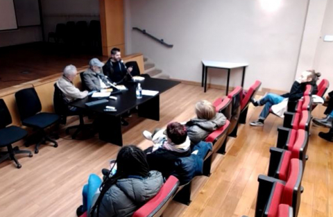 Fotografía de la presentación del libro presentó Un Peje en el diván. 