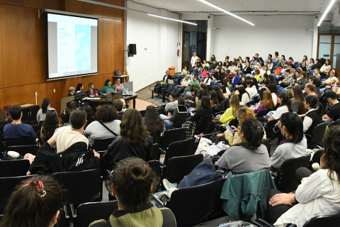 Fotografía de la Conferencia Violencia vicaria y femicida: fracturas en la filiación e impactos en las infancias