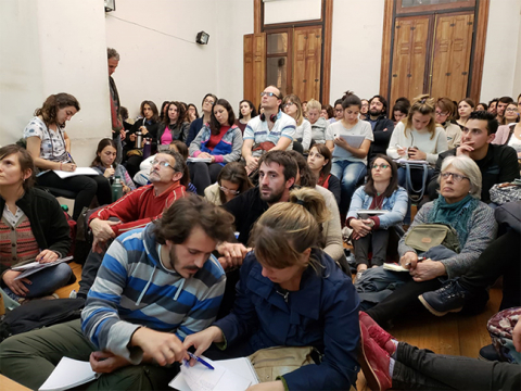 Investigación indagó sobre efectos de la música en niños/as autistas