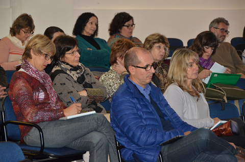 Grupo de Docentes en la actividad "Encuentro: La investigación en la Facultad de Psicología"